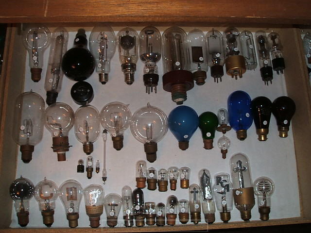 9 - neon, photographic and gas discharge lamps.JPG