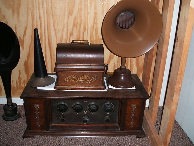 34 - 1927 Pye radio_ BTH speaker_ Edison phonograph.JPG