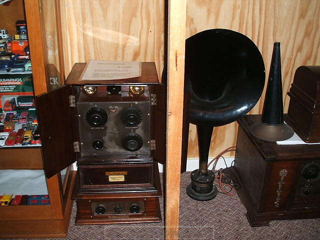 35 - 1923 Gecophone radio and horn speaker.JPG